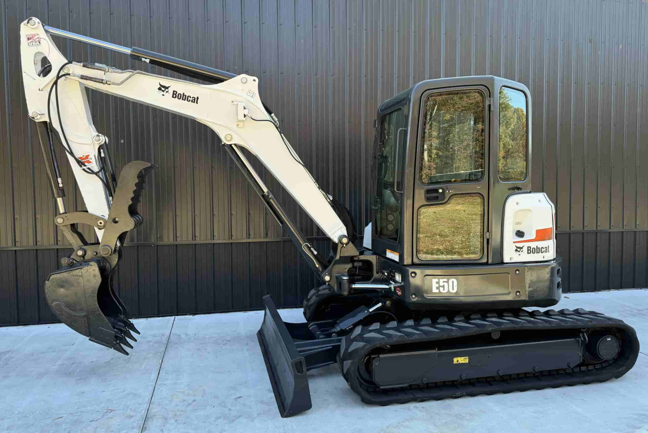 2016 BOBCAT E50
